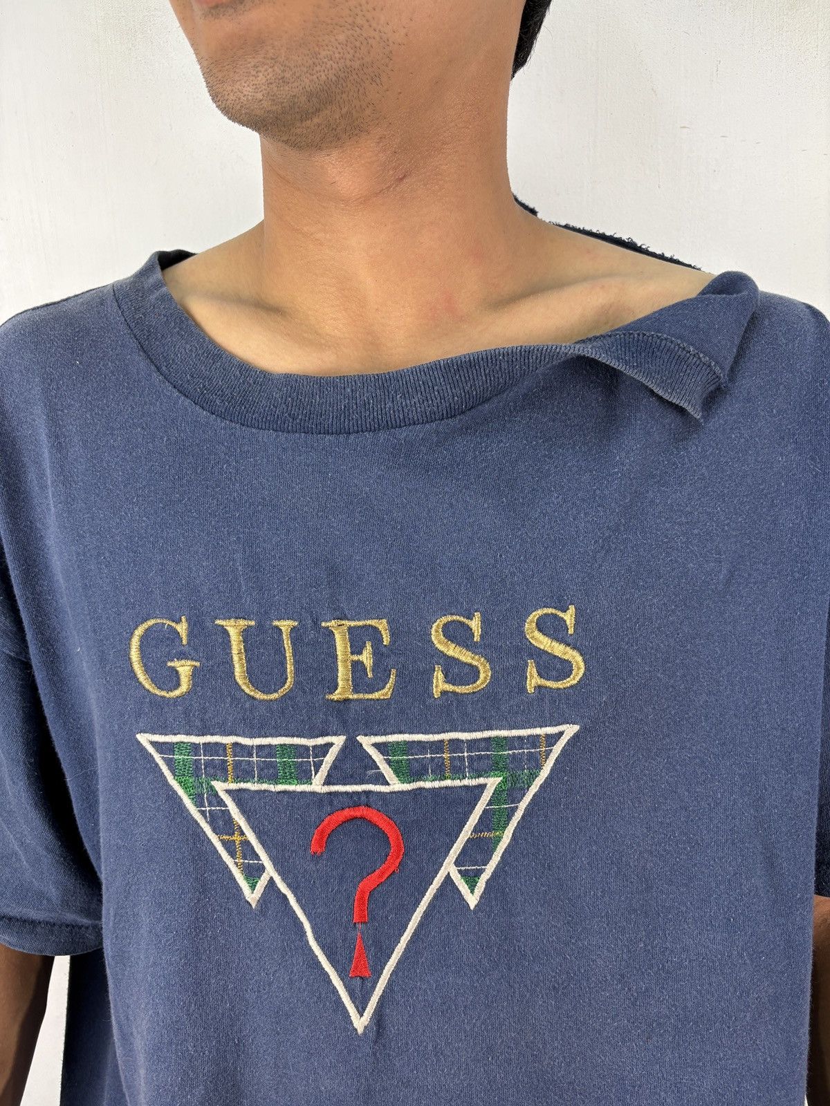 Guess TRASHED Vintage Guess Embroidered Logo T-shirt Single Stitch Size US XL / EU 56 / 4 - 2 Thumbnail
