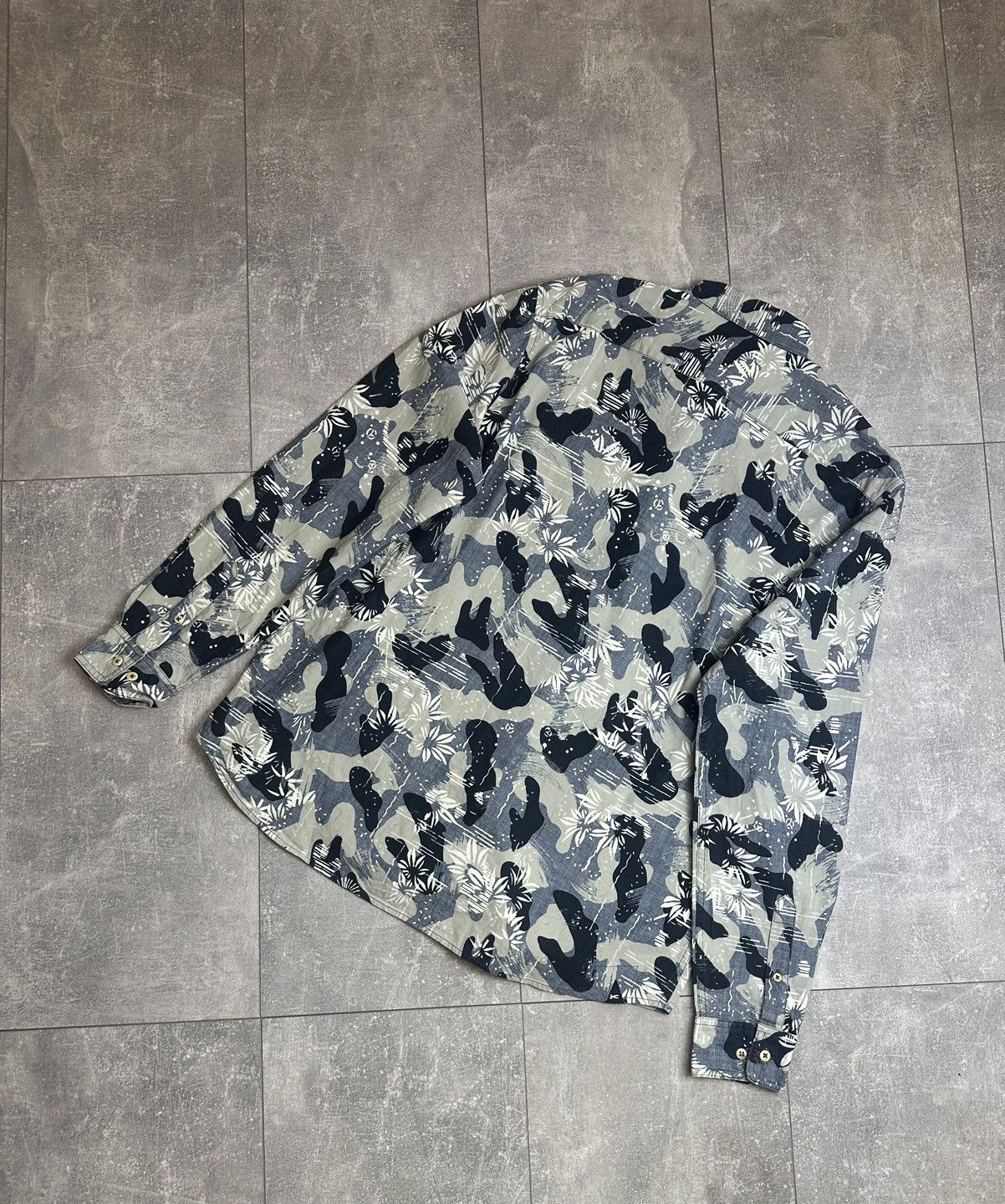 DENHAM Vintage Luxury Denham Shirts Button Up Flover Print Size US XL / EU 56 / 4 - 9 Thumbnail