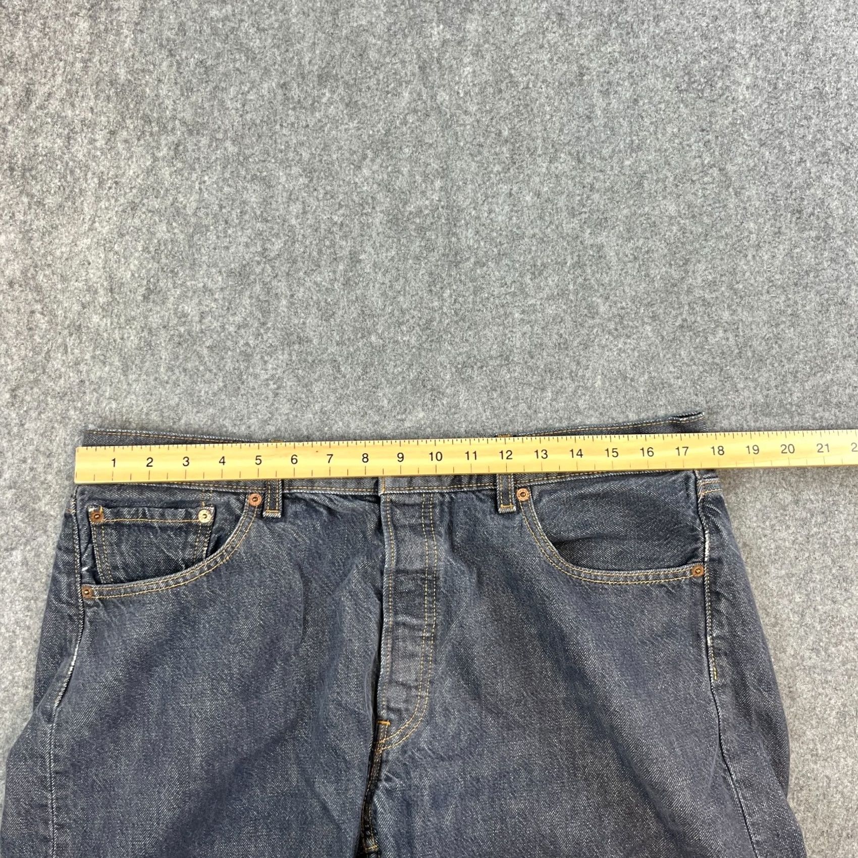 Levi's VINTAGE Levi's 501 Jeans Mens Relaxed Straight 36 32 Dark Blue Denim Middle Rise 5-Pocket Mens Levi's 501 Size US 36 / EU 52 - 6 Thumbnail