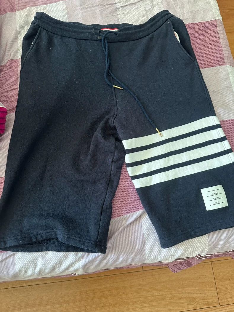 Thom Browne Thom browne Size 3 Shorts 2504-Nextarrow Size US 32 / EU 48 - 1 Thumbnail