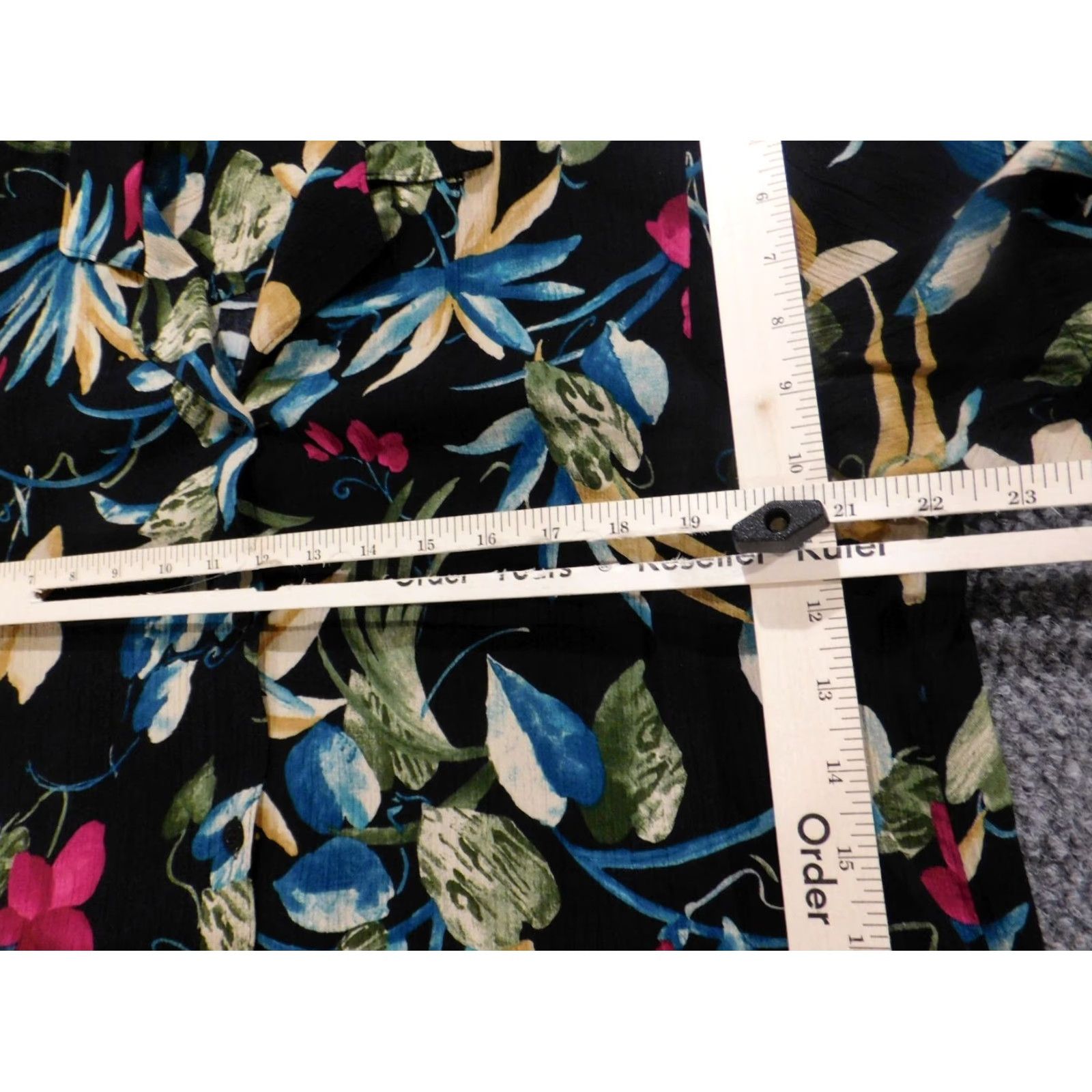 Vintage Alfred Dunner Button-Up Shirt Womens Black Floral Short Sleeve 16 Crew Neck Button Vintage? No, Regular Fit, Polyester, Casual Island Vibes Size XXL / US 16-18 / IT 52-54 - 5 Thumbnail