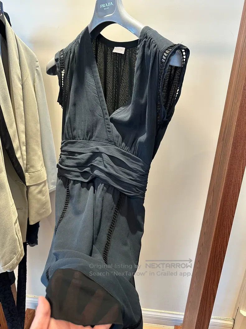 Valentino Valentino dress Size M / US 6-8 / IT 42-44 - 2 Thumbnail