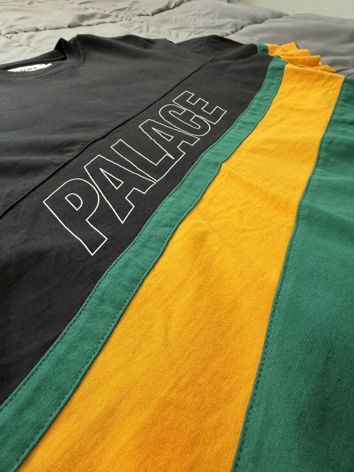 Palace Palace R Stripe T-shirt Size US L / EU 52-54 / 3 - 2 Thumbnail
