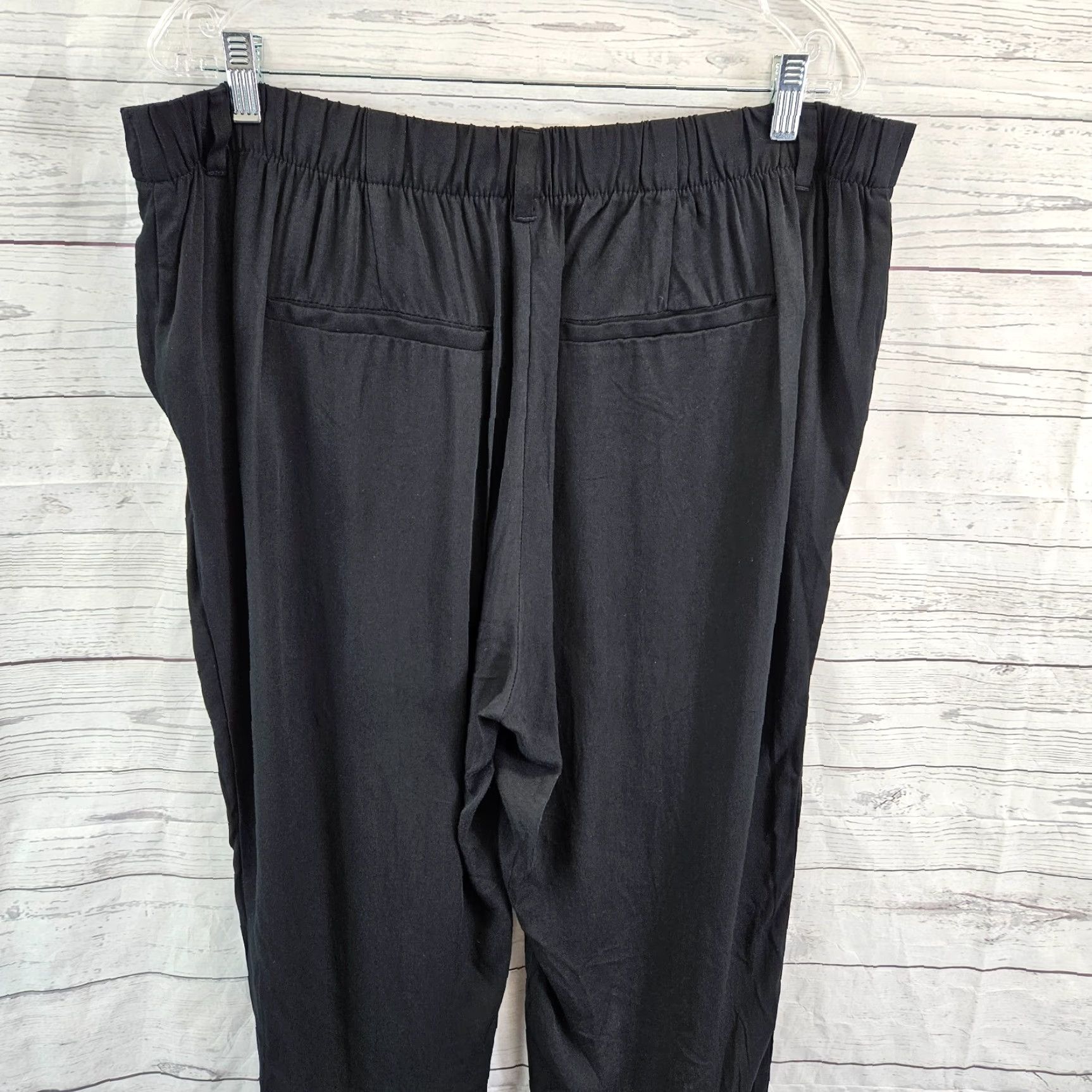 Old Navy Old Navy Womens Cropped Pants Sz 16 Black Pull On High Rise Rayon Pants Womens 16 Black Cropped Pull On Rayon Size 38" / US 16 / IT 52 - 4 Thumbnail