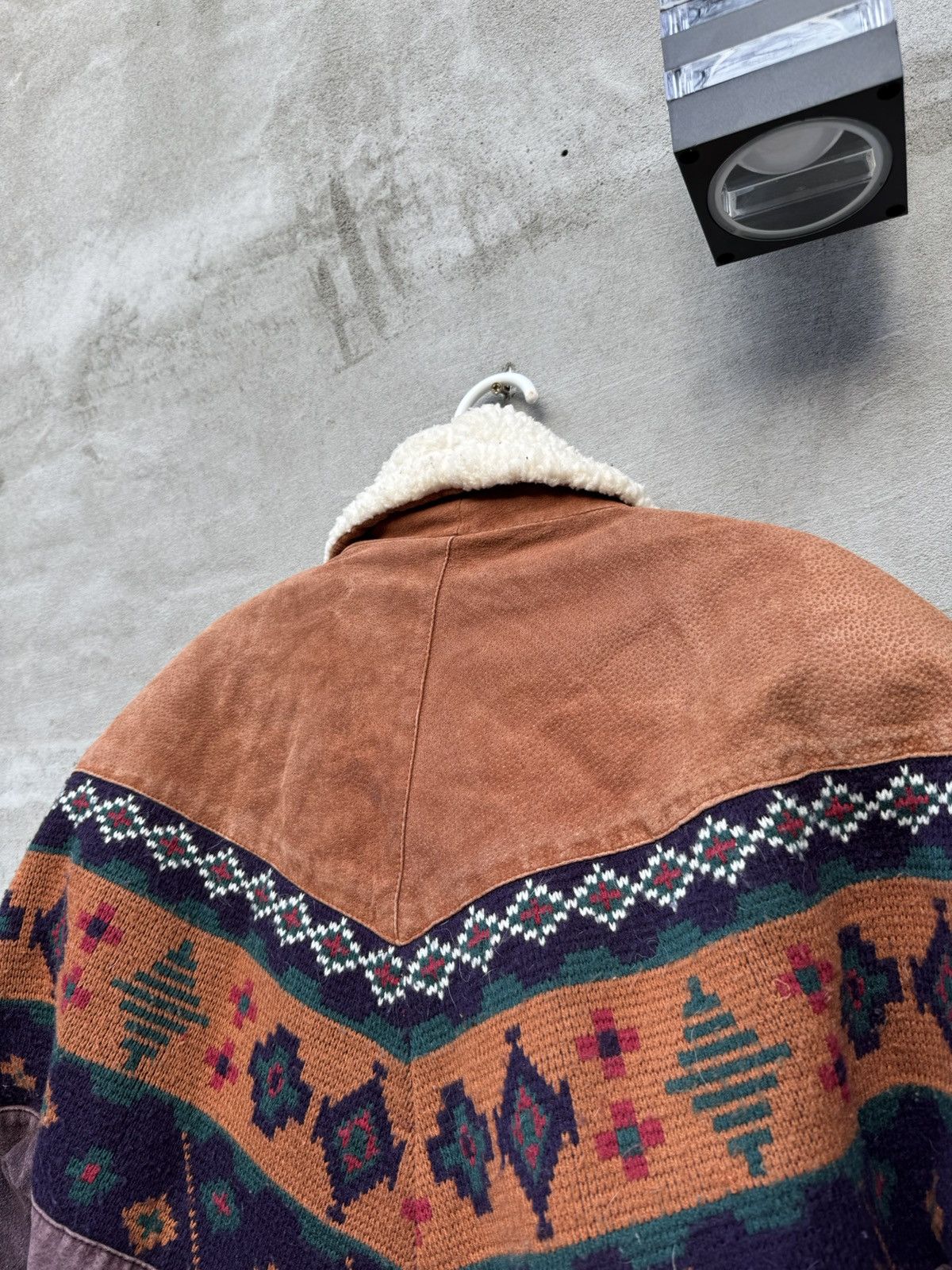 Vintage Vintage 90s Suede Aztec Jacket Shearling Ethno Chic Boho Size US L / EU 52-54 / 3 - 6 Thumbnail