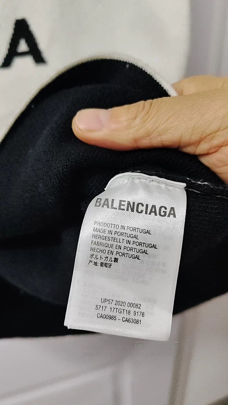 Balenciaga Balenciaga Seven Languages Sweater Size US M / EU 48-50 / 2 - 3 Thumbnail