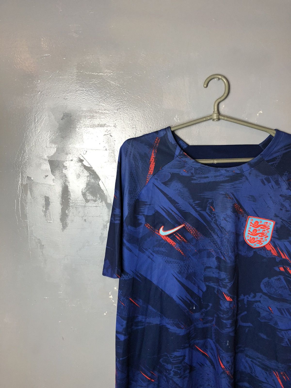 Nike Men’s soccer jersey Nike England 🏴󠁧󠁢󠁥󠁮󠁧󠁿 Size US XL / EU 56 / 4 - 2 Thumbnail