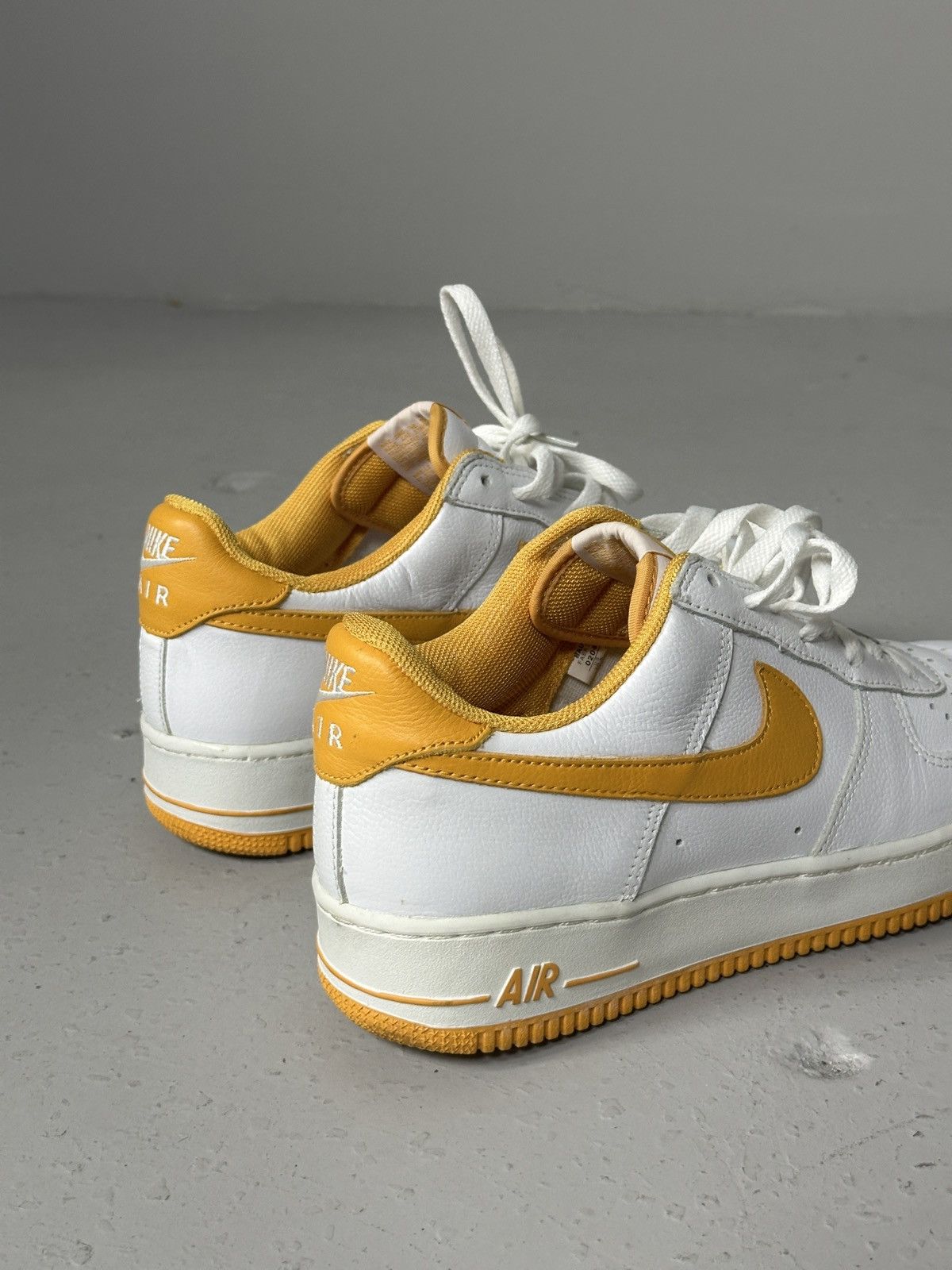Nike Air force 1 White Canyon Gold 2002 Size US 10.5 / EU 43-44 - 7 Thumbnail