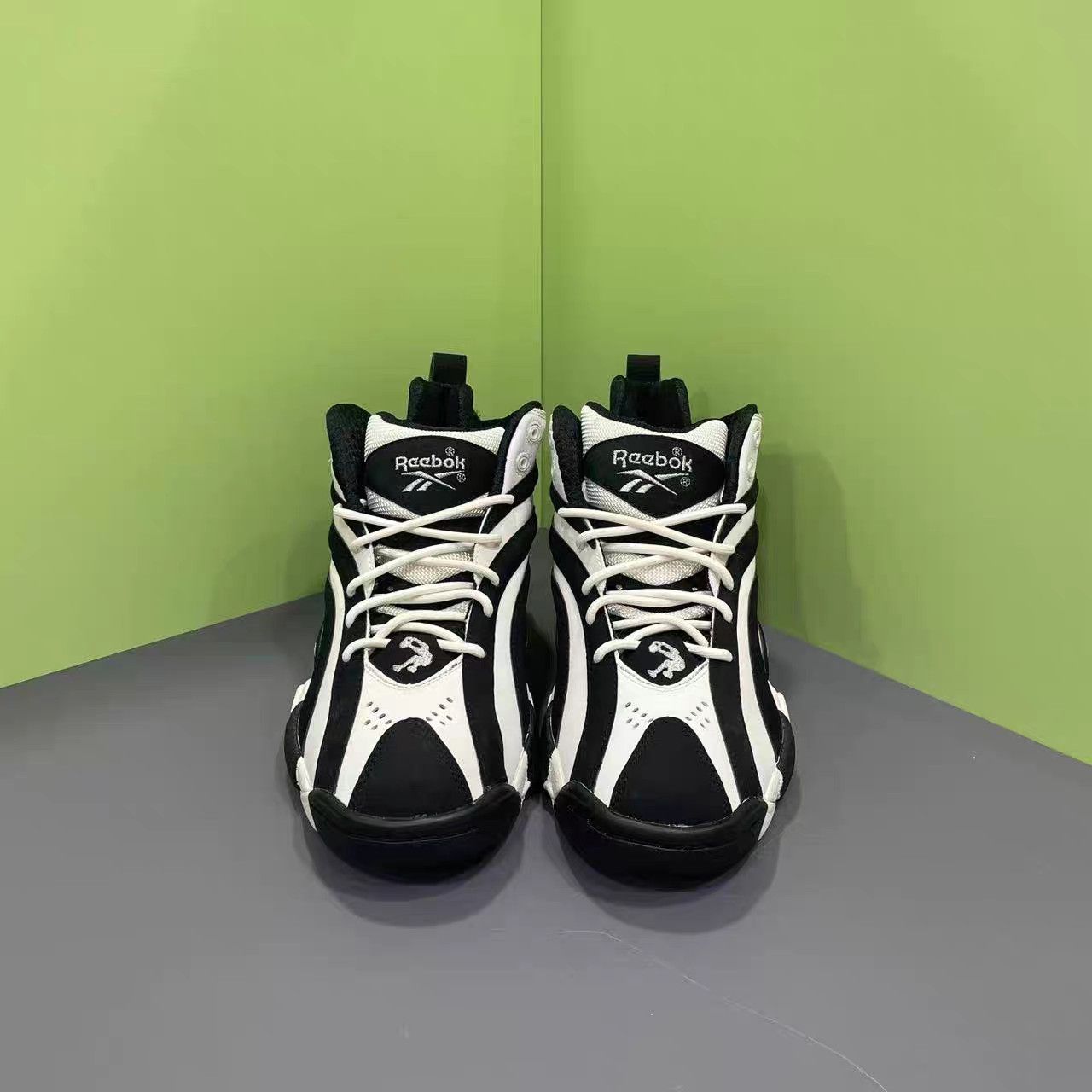 Reebok Reebok Shaqnosis 'Black White' Basketball Shoes K15 Size US 9 / EU 42 - 2 Thumbnail