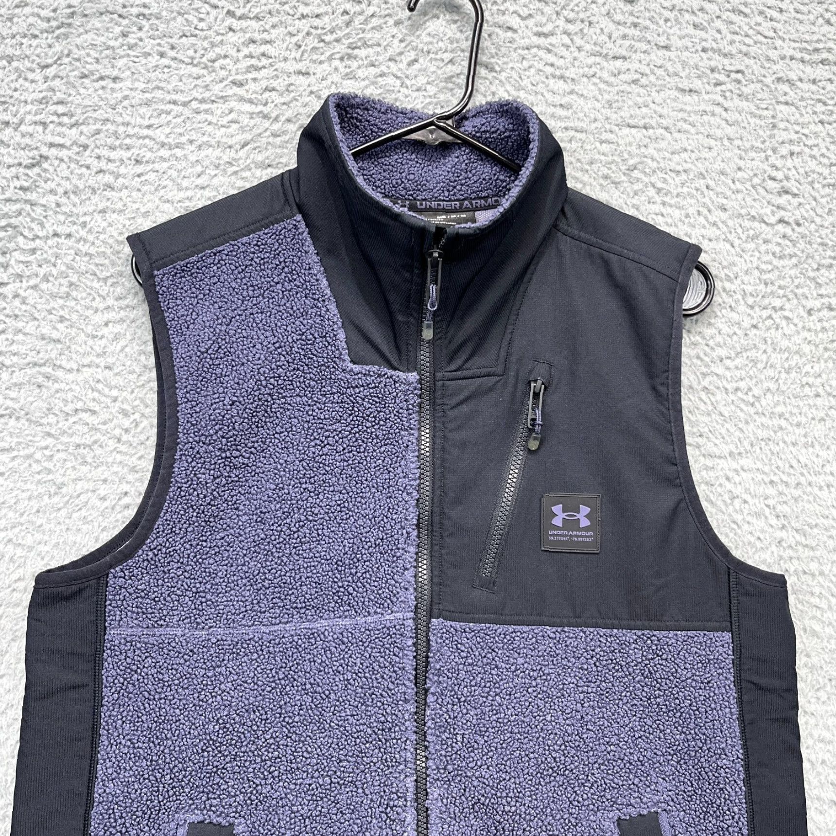 Under Armour Under Armour Mission Boucle Vest Mens M Purple Outer Shell Pockets Zip Mid-Length Vest Size US M / EU 48-50 / 2 - 3 Thumbnail