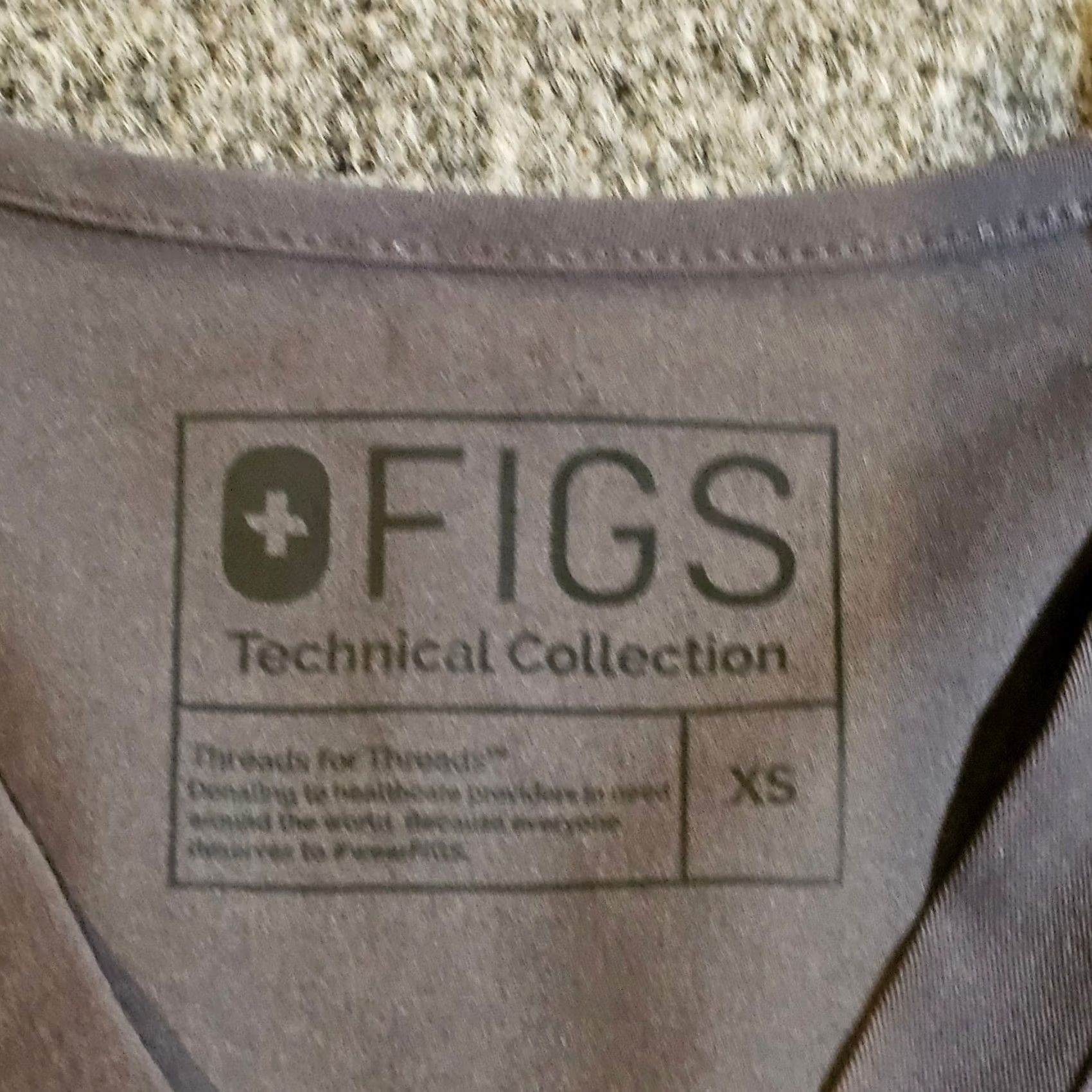 Vintage FIGS Top Womens XS Gray 3 Pockets Short Sleeve Stretch Technical Comfort Shirt Womens XS Gray FIGS Shirt Size XS / US 0-2 / IT 36-38 - 3 Thumbnail