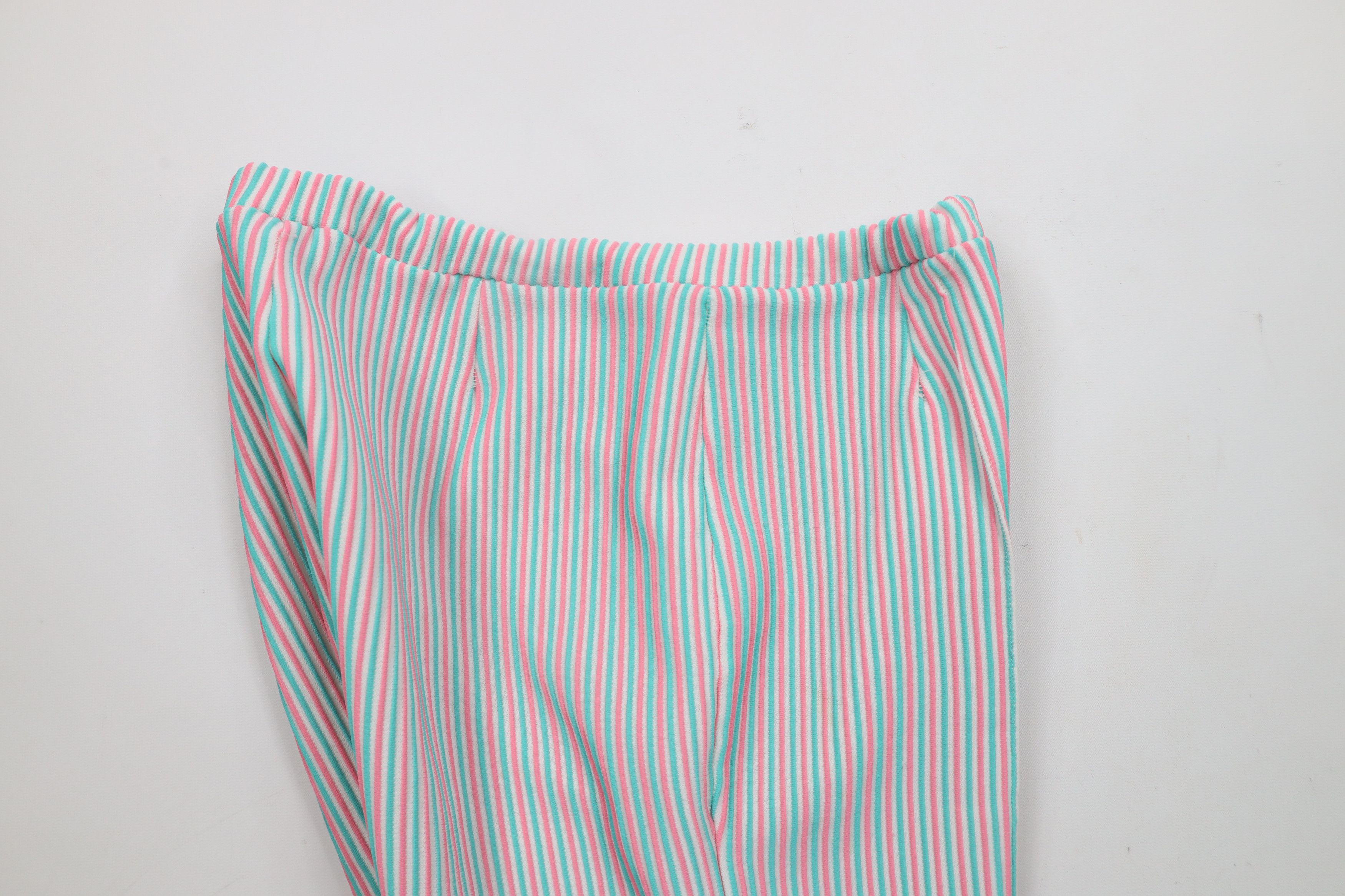 Vintage Vintage 60s 70s Streetwear Ribbed Knit Above Knee Shorts USA Size 34" / US 12 / IT 48 - 9 Thumbnail