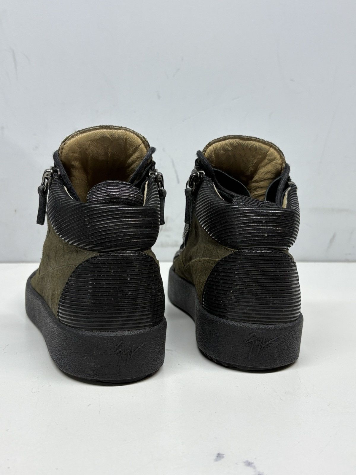 Giuseppe Zanotti Giuseppe Zanotti high top diamond zip sneakers Size US 8 / EU 41 - 7 Thumbnail
