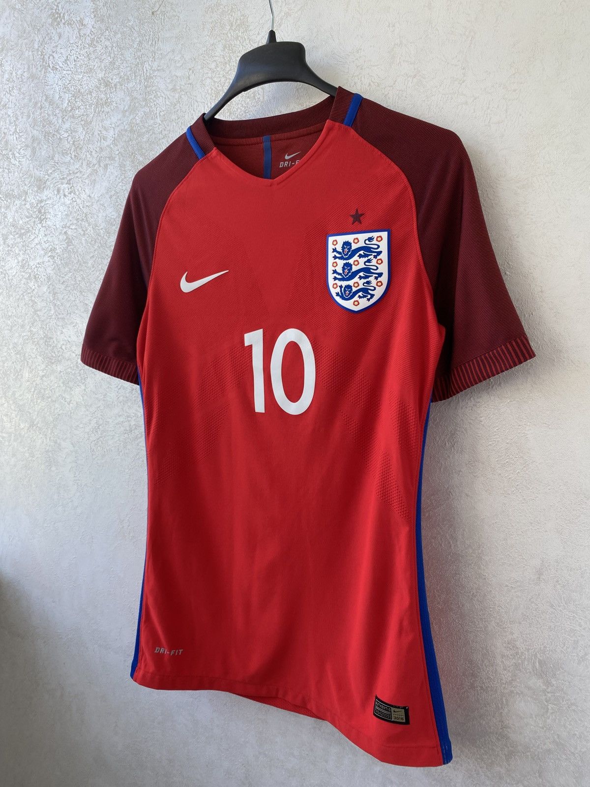 Nike ENGLAND 2016 PLAYER ISSUE #10 ROONEY FOOTBALL SHIRT NIKE Size US M / EU 48-50 / 2 - 2 Thumbnail