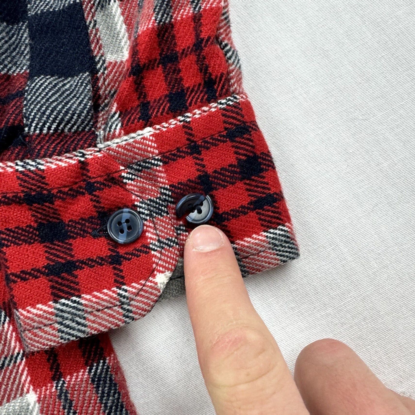 Vintage VINTAGE Ozark Trail Flannel Button-Up Shirt Adults M Red Plaid 90s Mens Size US M / EU 48-50 / 2 - 3 Thumbnail