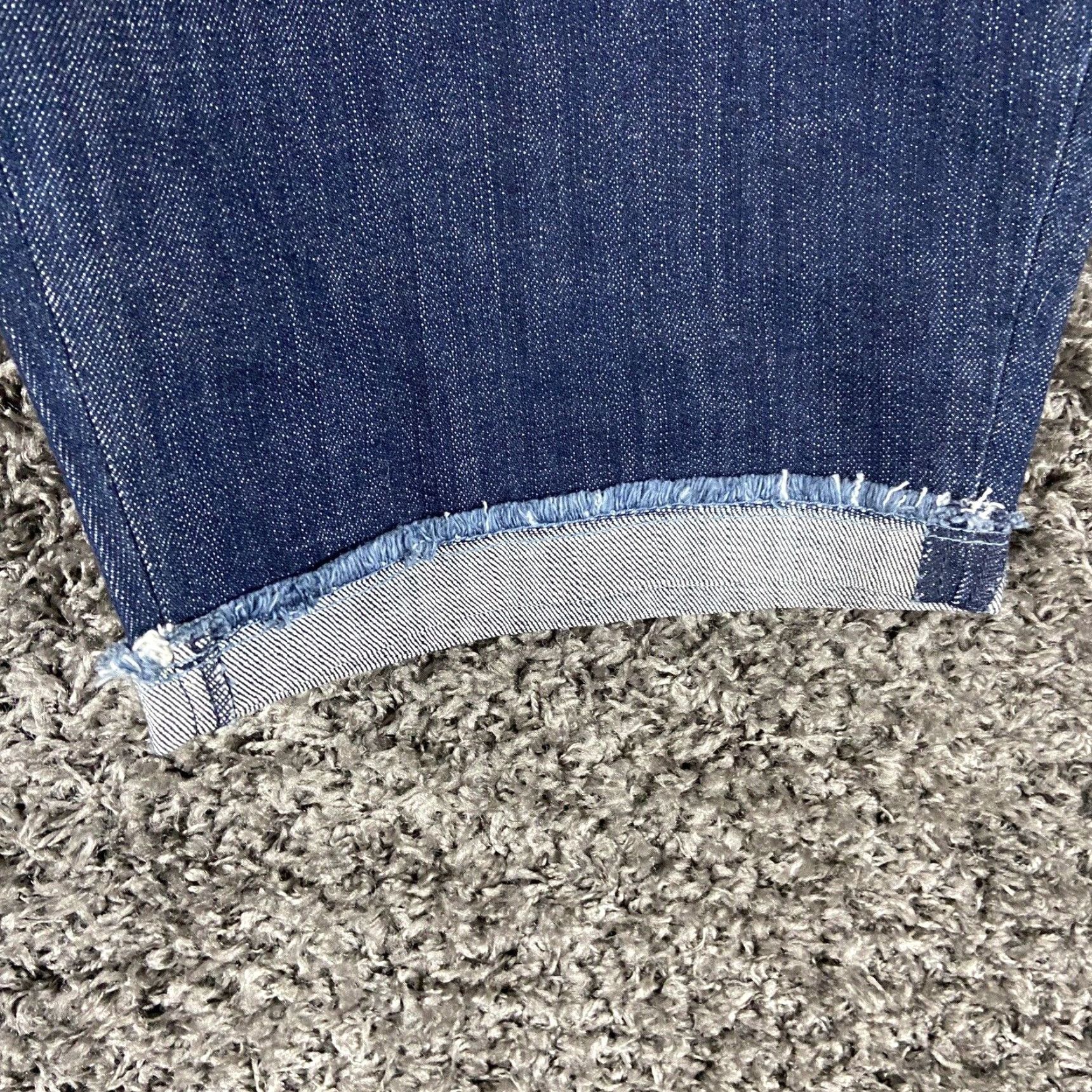 Old Navy OLD NAVY Women's Blue Jeans Shorts The Flirt 16 Medium Size 38" / US 16 / IT 52 - 2 Thumbnail