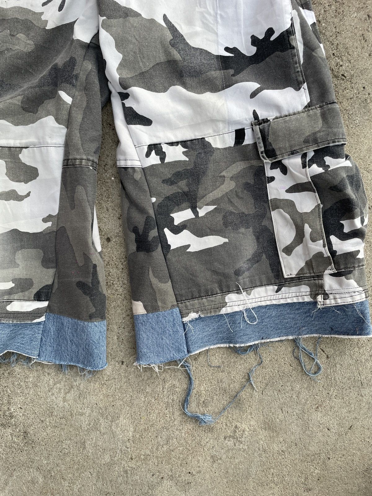 Other Reworked Snow Camo Shorts Size US 35 - 3 Thumbnail