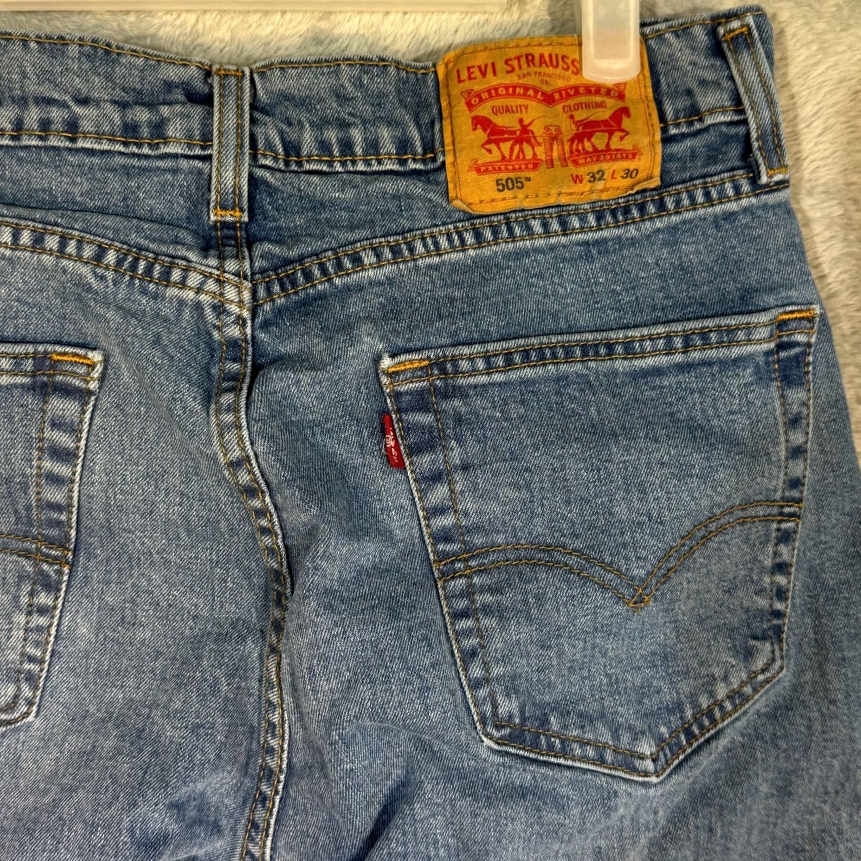 Levi's 505 Men's Jeans 32 x 30 Blue Denim Mid-Rise Straight Leg Jeans
