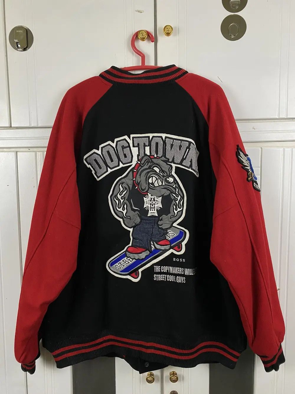 Dogtown × Vintage DOG TOWN SKATEBOARD VARSITY BIG LOGO Size US XL / EU 56 / 4 - 1 Thumbnail