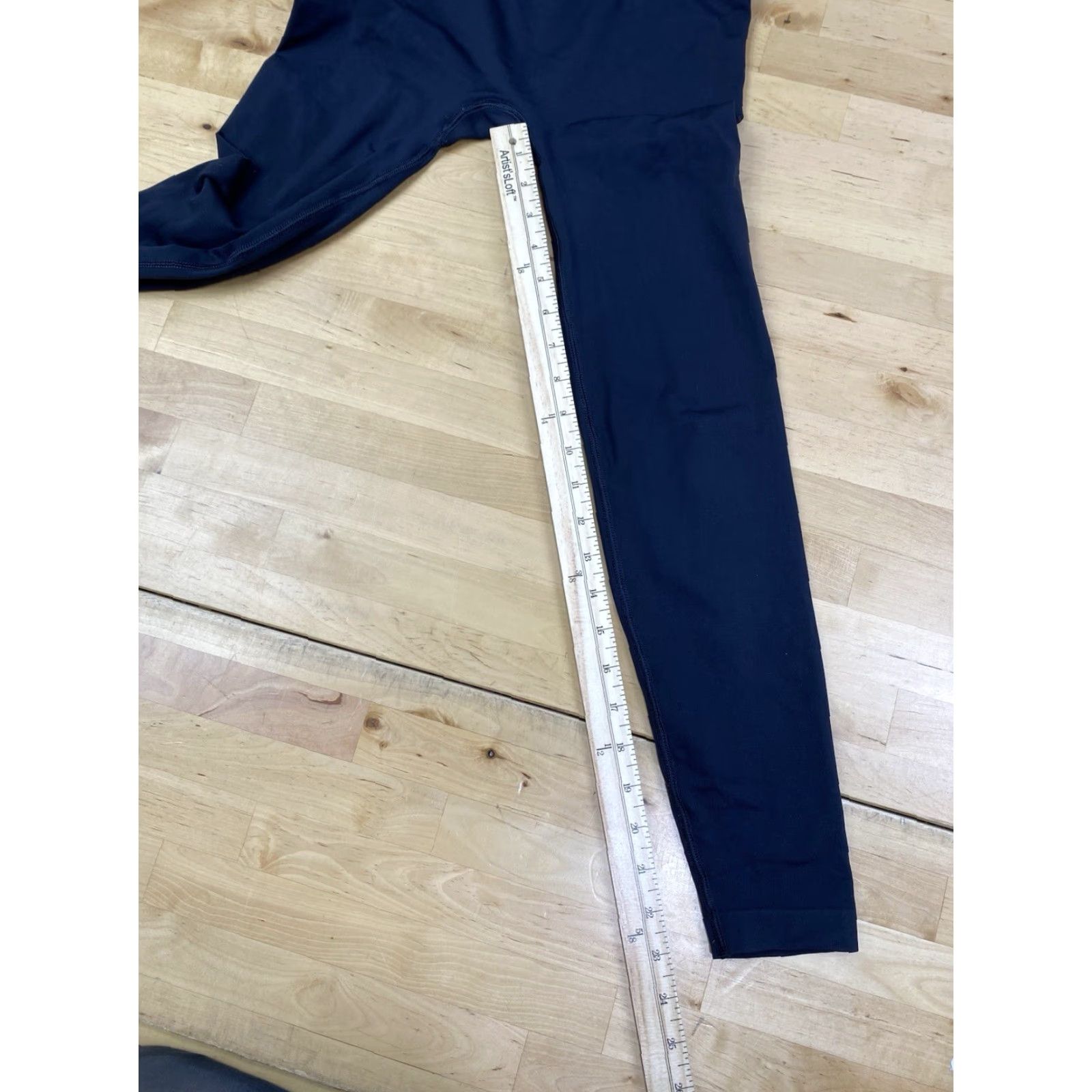 Gymshark GymShark Leggings Womens S Black Activewear Running Cropped 24in Inseam Seamless Compression Stretch Size 28" / US 6 / IT 42 - 2 Thumbnail
