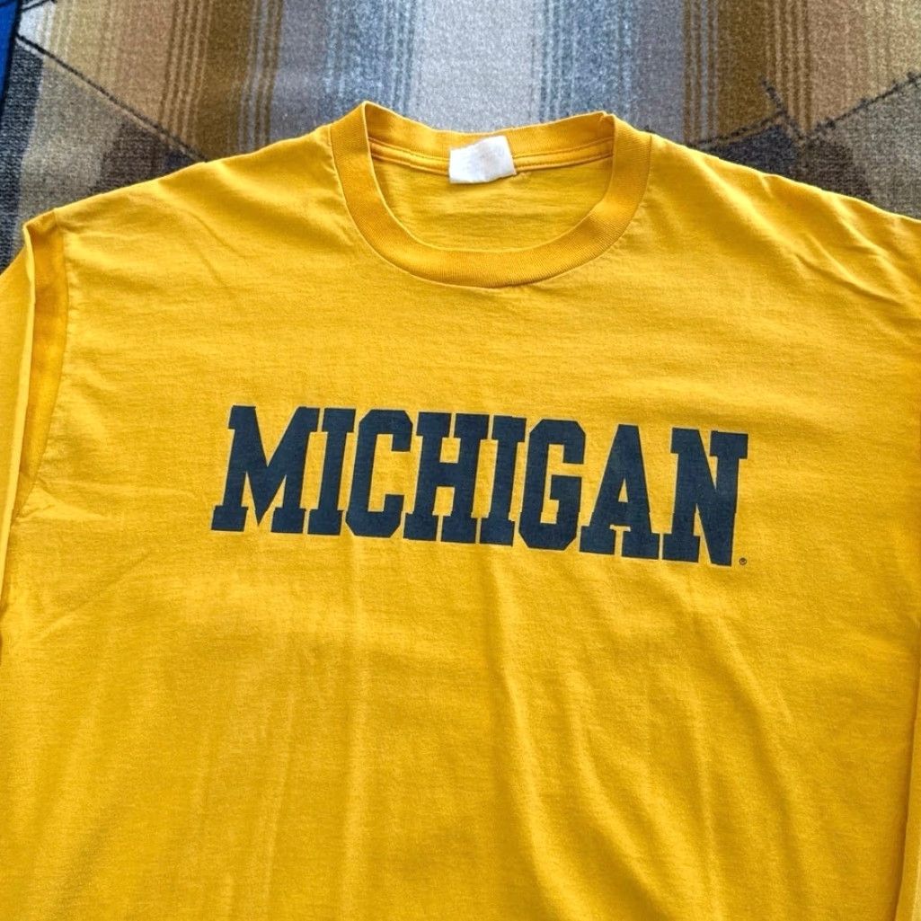 Vintage VINTAGE University Of Michigan Wolverines Long Sleeve T-Shirt XL Men Yellow 90s College Sports Size US XL / EU 56 / 4 - 2 Thumbnail