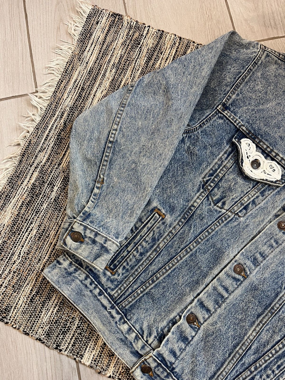 Handmade × Levi's × Vintage Vintage Levis Denim Jacket hand made distressed 90s Size XL / US 12-14 / IT 48-50 - 4 Thumbnail