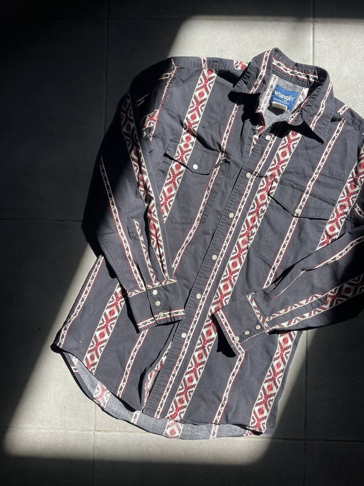 Cowboy Equipment × Vintage × Wrangler Wrangler Western Shirt Vintage azteck striped cowboy shirt Size US S / EU 44-46 / 1 - 2 Thumbnail