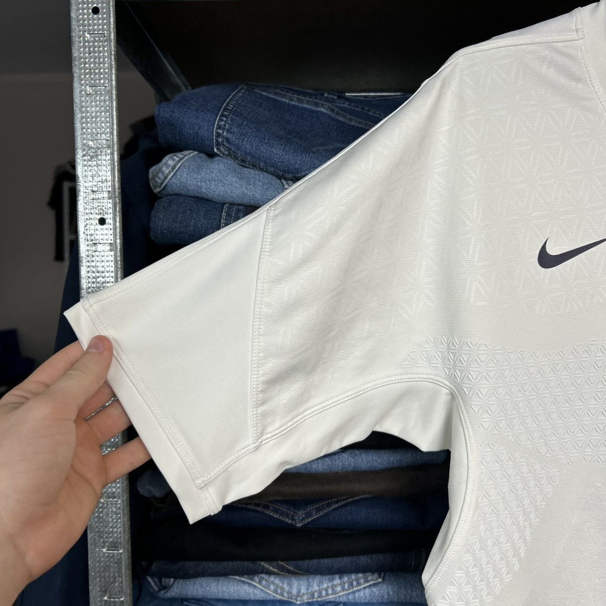 Nike Mens Nike England Rugby O2 big logo jersey size L Size US L / EU 52-54 / 3 - 6 Thumbnail