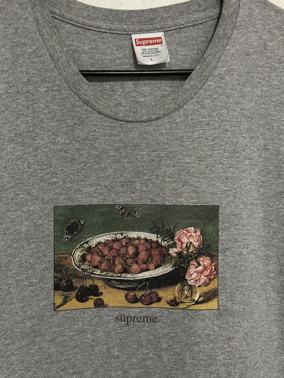 Supreme Supreme Strawberries Tee Size US L / EU 52-54 / 3 - 2 Thumbnail