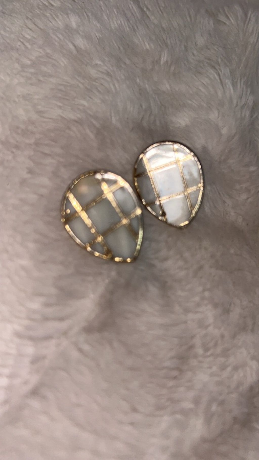 The Unbranded Brand Women's Unbranded Gold and White Teardrop Stud Earrings Size ONE SIZE - 1 Thumbnail