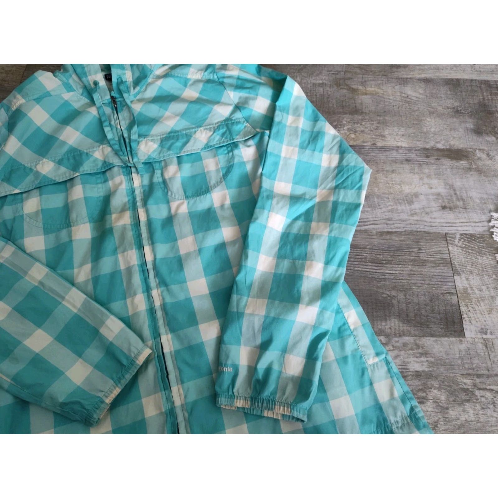 Patagonia Patagonia Women's Windbreaker Jacket Gingham Check Blue Lightweight Hooded Full Zip M Medium Relaxed Fit Activewear Outdoor Hiking Size M / US 6-8 / IT 42-44 - 2 Thumbnail