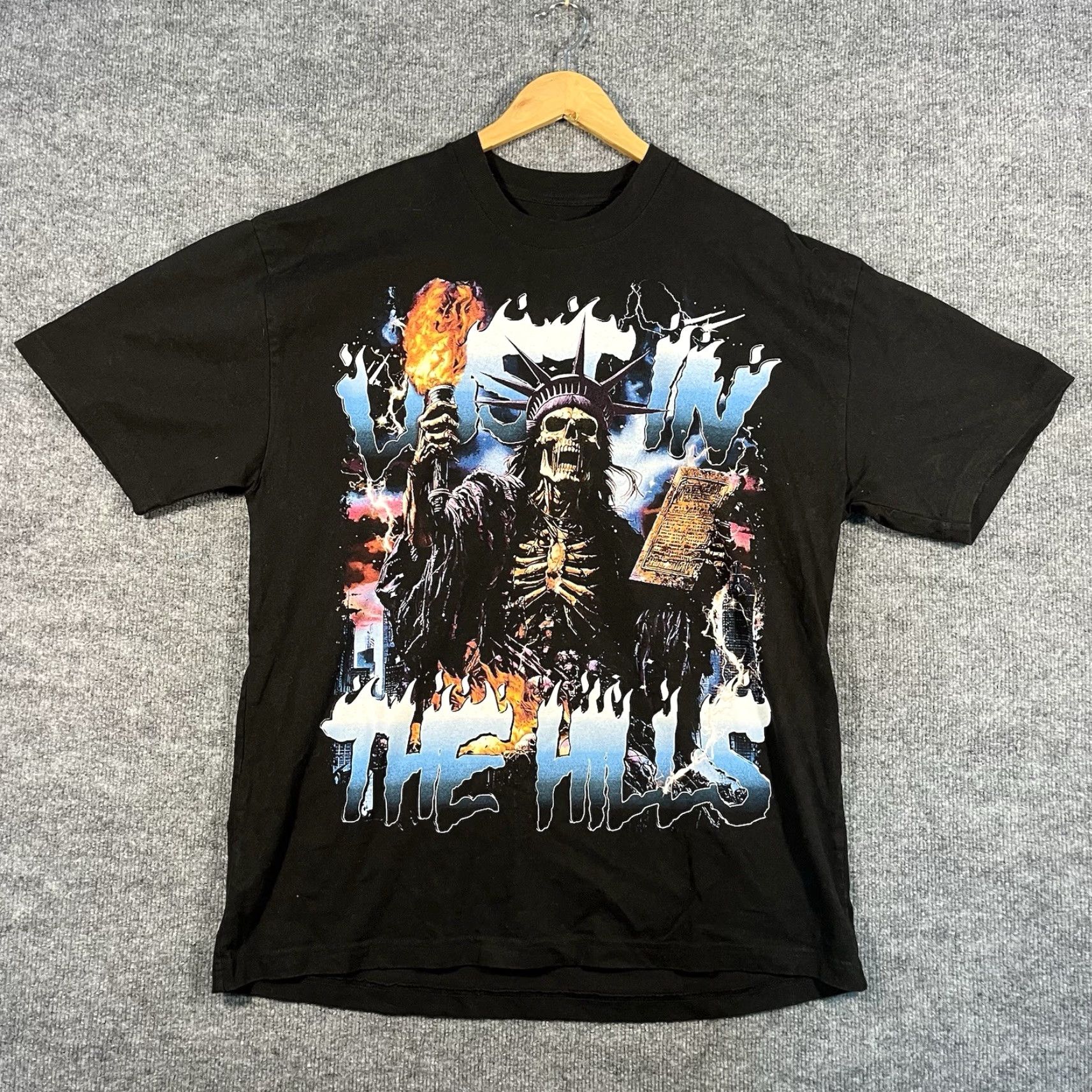 Vintage Lost In The Hills Men T Shirt XL Black Graphic Short Sleeve Skull Shirt Mens XL Black Skull Graphic Tee Size US XL / EU 56 / 4 - 2 Thumbnail