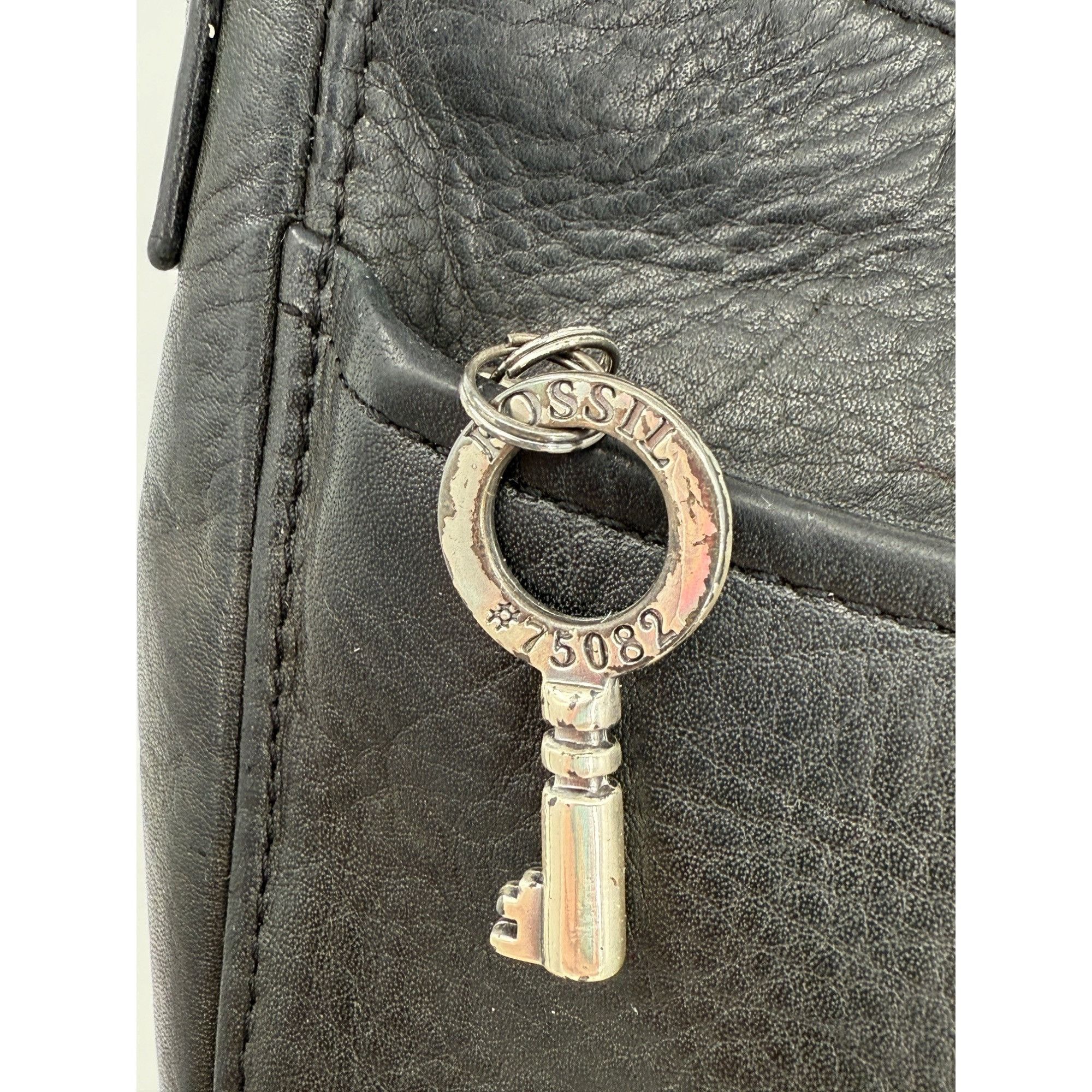 Fossil Vintage Fossil Black Leather Crossbody Bag With Key Charm Size ONE SIZE - 2 Thumbnail