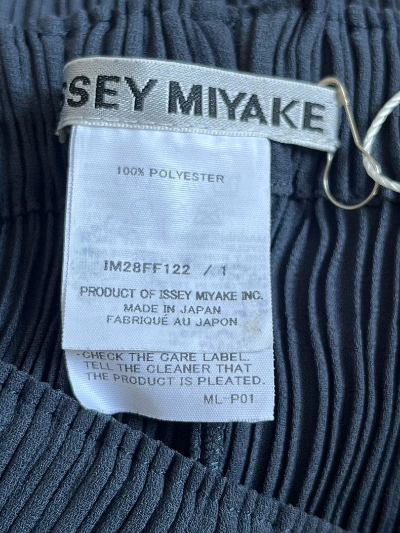 Issey Miyake Issey Miyake size:1 Black toothpick pleated trousers Size 22" - 3 Thumbnail