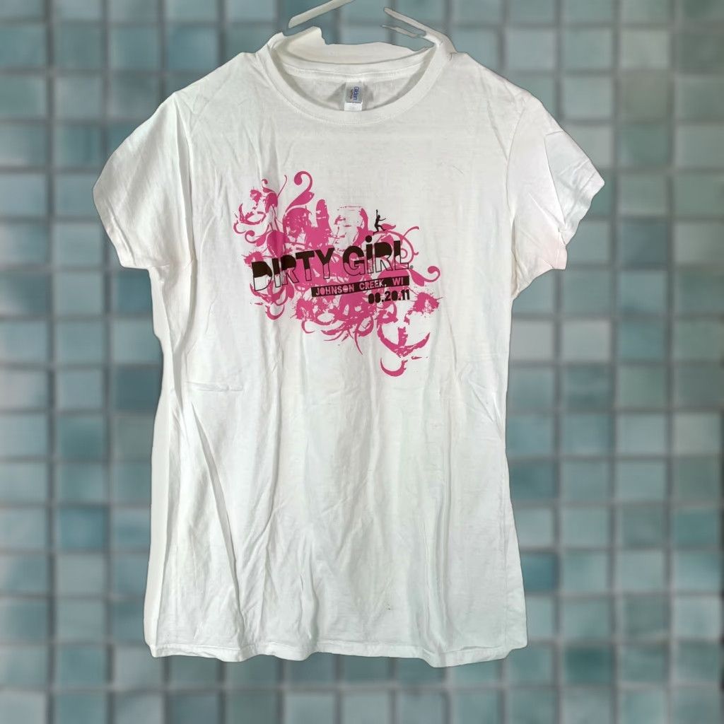 Gildan Gildan Graphic Tee White T Shirt Short Sleeve Women XL Dirty Girl Johnson Creek Graphic Tee Vintage: No Size XL / US 12-14 / IT 48-50 - 1 Thumbnail