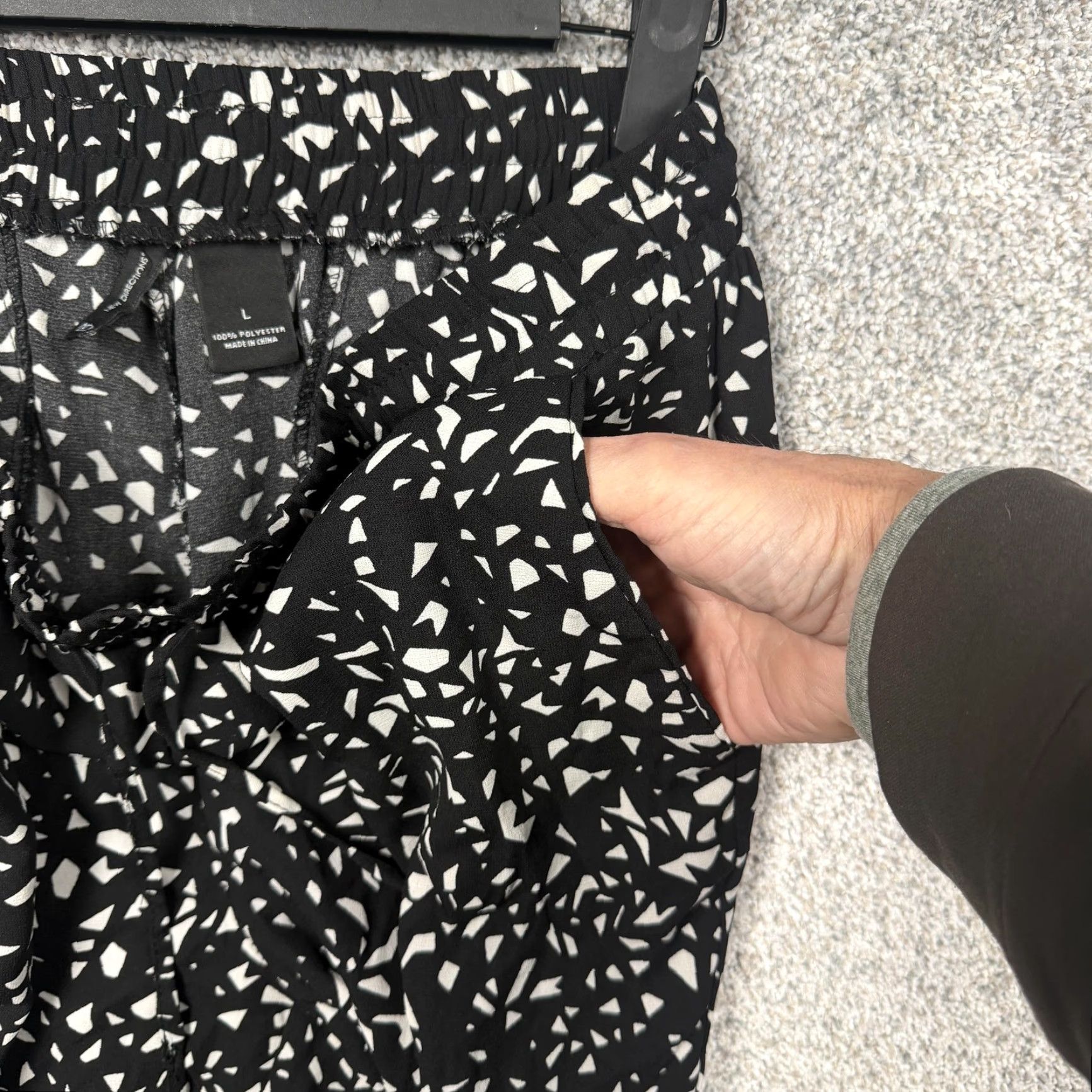 Vintage New Directions Pants Womens L Black Geometric Print Jogger Pull On Pockets Casual Card (Note: ensure not adding new info) Size 36" / US 14 / IT 50 - 7 Thumbnail