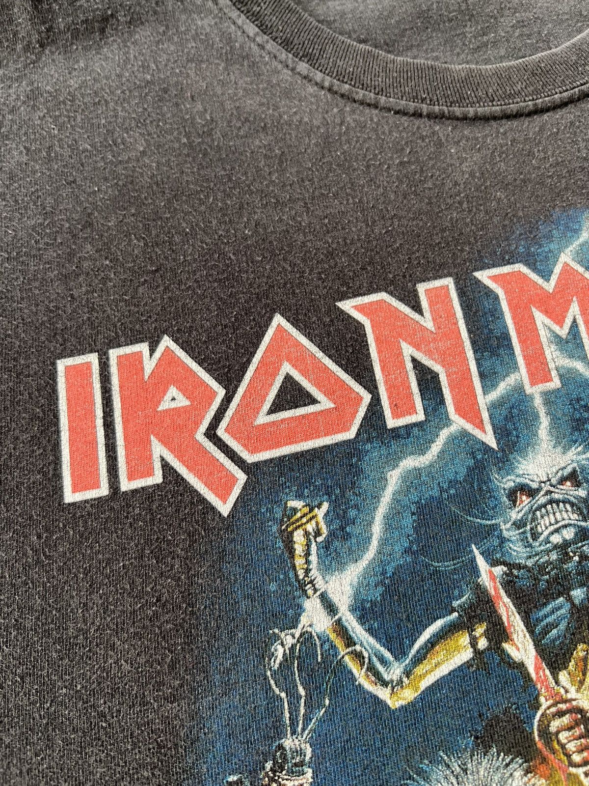 Band Tees Vintage 2000s Iron Maiden Best of the Beast Black T-shirt Size US L / EU 52-54 / 3 - 7 Thumbnail