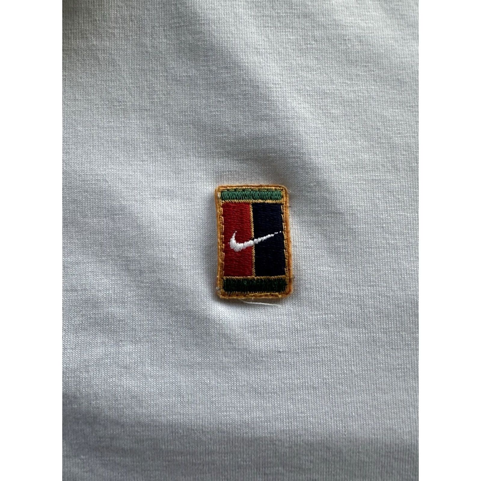 Nike VINTAGE Nike Tennis Polo Shirt Mens L White Striped 90s Dri-Fit Knit Short Sleeve Athletic Logo Size US L / EU 52-54 / 3 - 2 Thumbnail