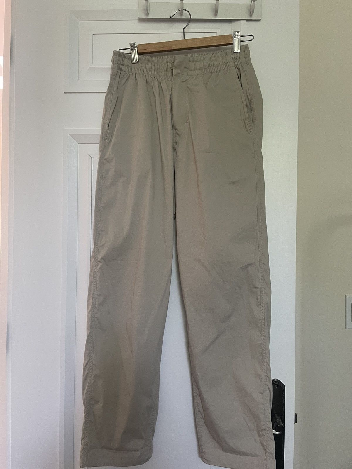 Lululemon Lululemon men’s poplin relaxed fit pants Size US 28 / EU 44 - 1 Thumbnail