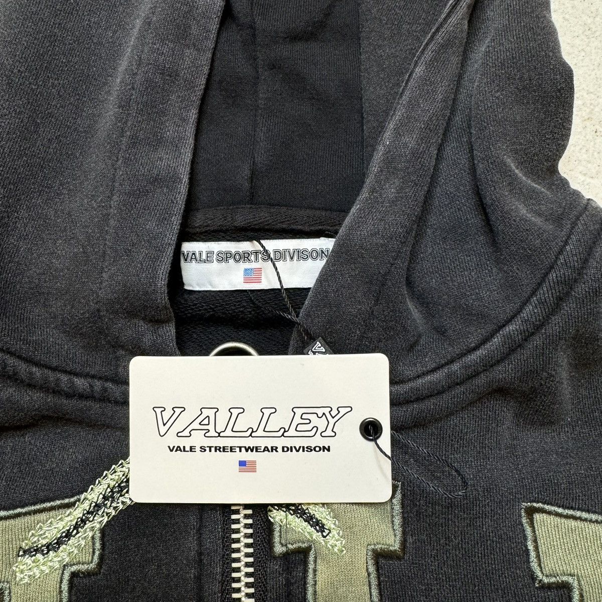 Vale Vale Forever Midnight Garden Zip Up Hoodie SIZE XL Size US XL / EU 56 / 4 - 4 Thumbnail