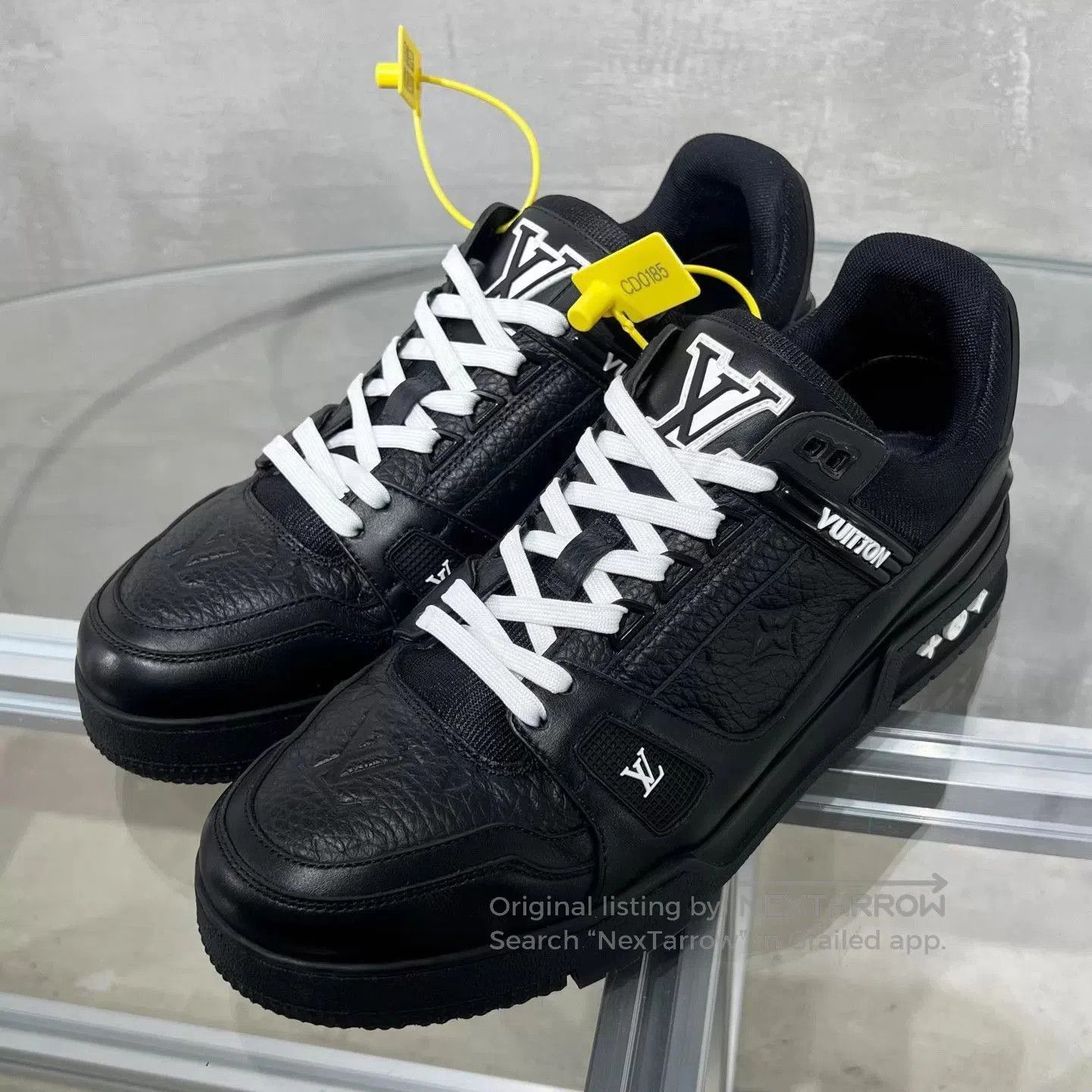 Louis Vuitton Black Low. Size US 8 / EU 41 - 2 Thumbnail