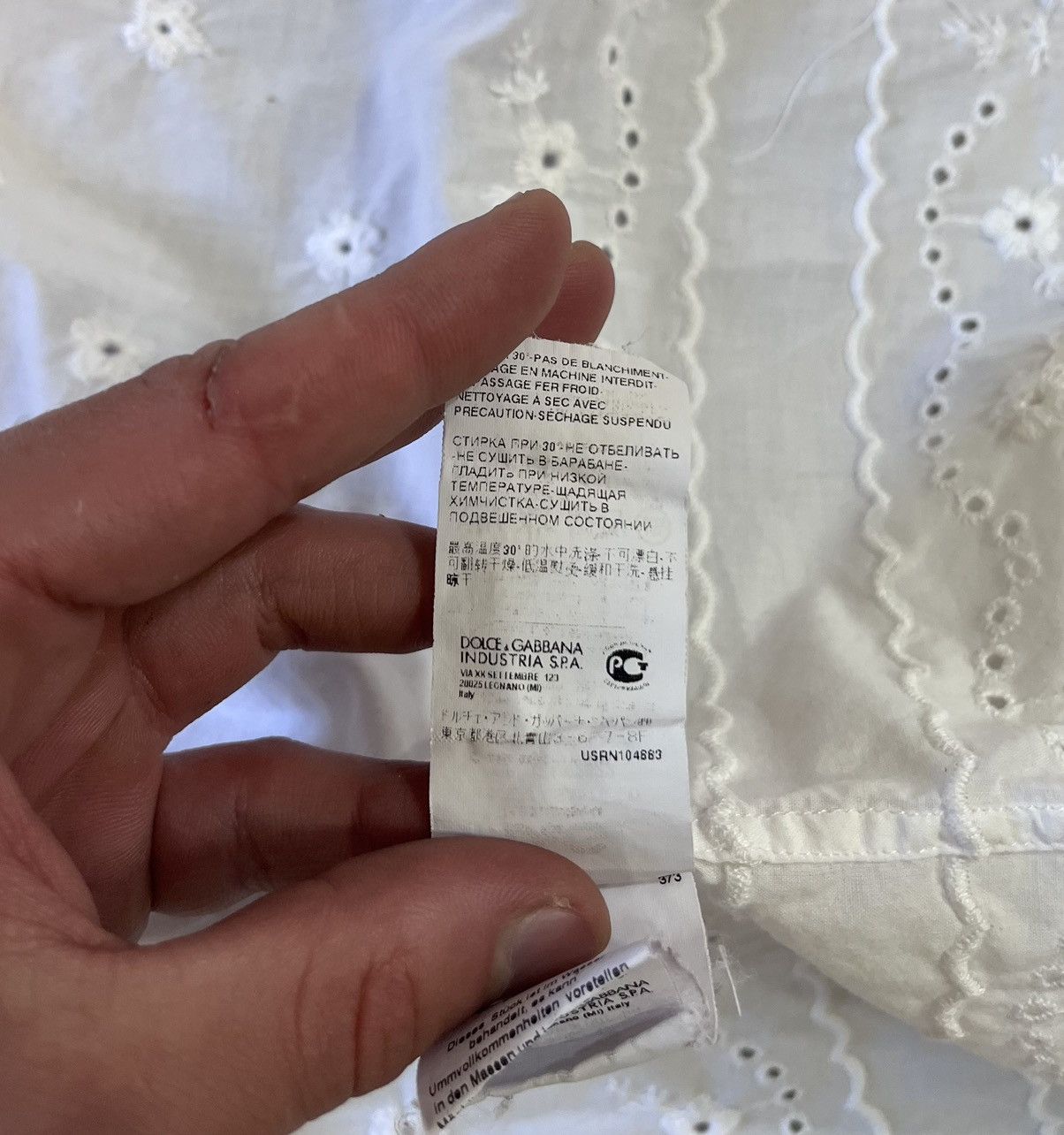 Dolce & Gabbana Dolce & Gabbana White Eyelet Embroidered Blouse Ruffle Front Size M / US 6-8 / IT 42-44 - 16 Thumbnail