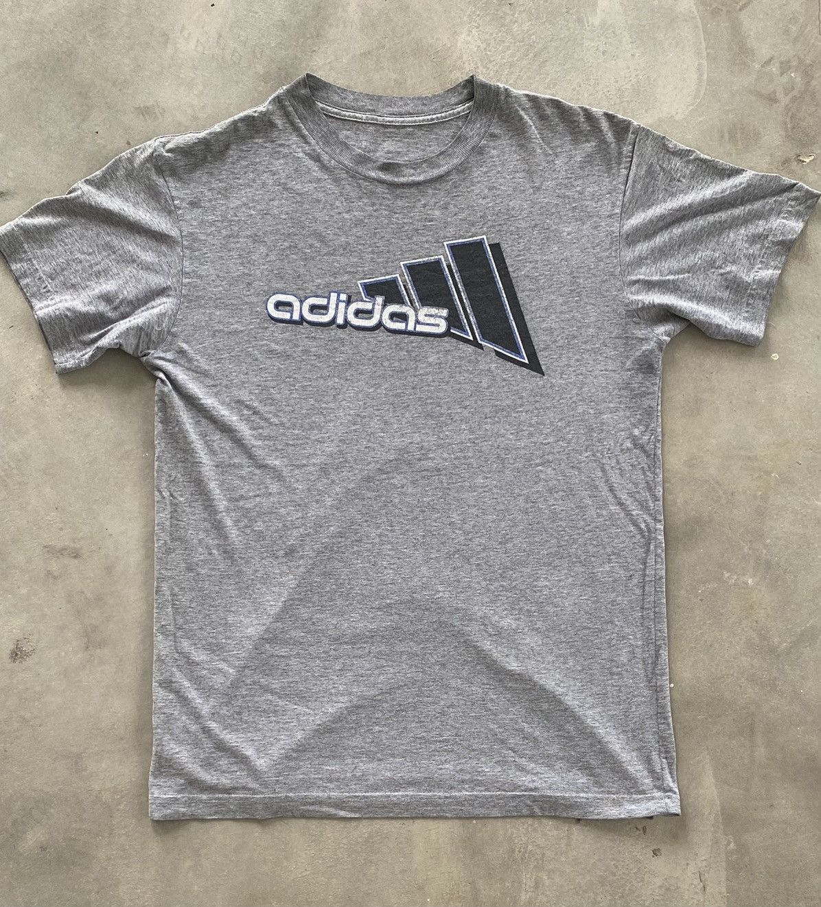 Adidas × Vintage VINTAGE ADIDAS WELL WORN TEE Size US L / EU 52-54 / 3 - 1 Thumbnail