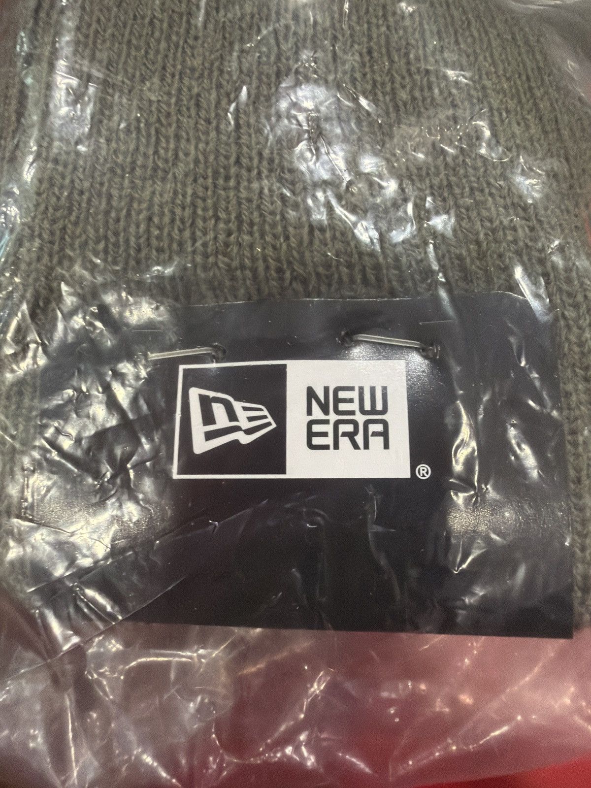 New Era × Supreme Supreme New Era Logo Beanie FW25 Light Olive Size ONE SIZE - 2 Thumbnail