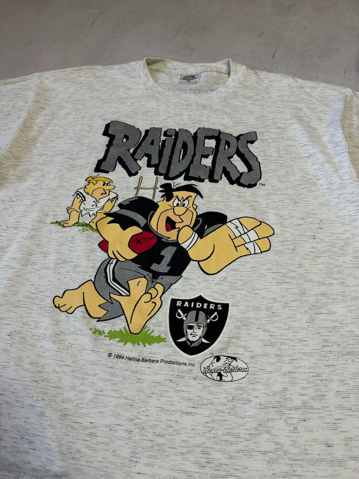 Vintage 1994 Raiders Hanna Barbera T Shirt Tee NFL The Flintstones Size US XL / EU 56 / 4 - 5 Thumbnail