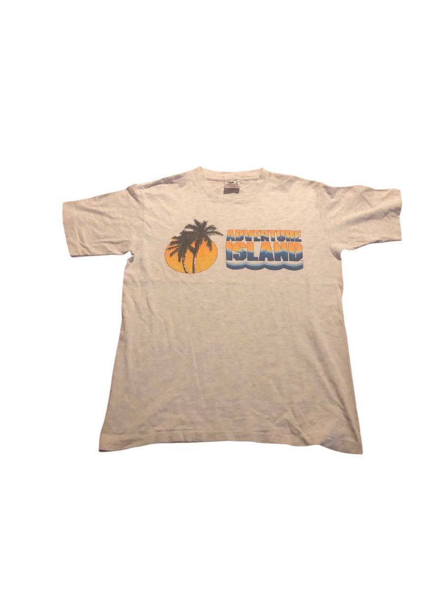 Vintage Vintage 90s “Adventure Island” T Shirt S/L Size US L / EU 52-54 / 3 - 1 Thumbnail