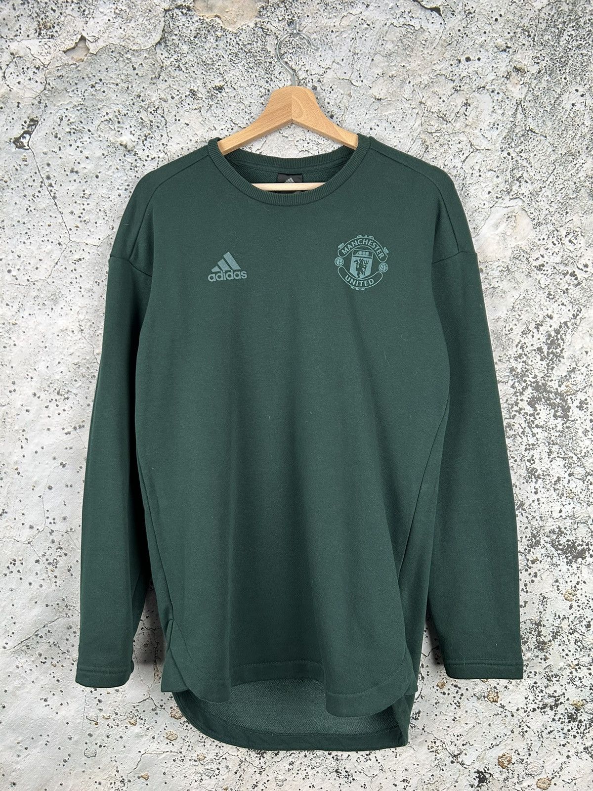 Adidas Vintage Adidas Manchester United Soccer Footbat Longsleeve Size US S / EU 44-46 / 1 - 1 Thumbnail