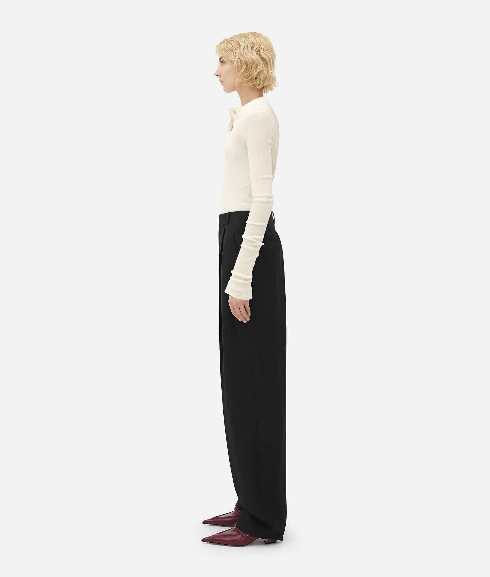 Bottega Veneta o1w1db10825 Light Wool Wide Leg Pants in Black Size 28" / US 6 / IT 42 - 2 Thumbnail