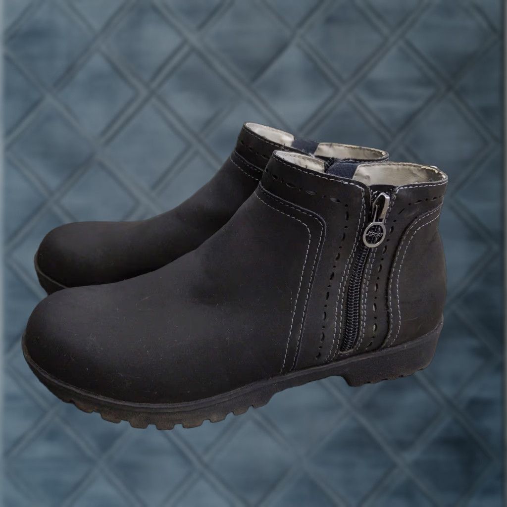 Vintage JSport Jenna Boots Women Bootie Ankle Black 9M Side Zip Lug Sole Comfort Cushioned Memory Foam Women Size US 9 / IT 39 - 1 Thumbnail
