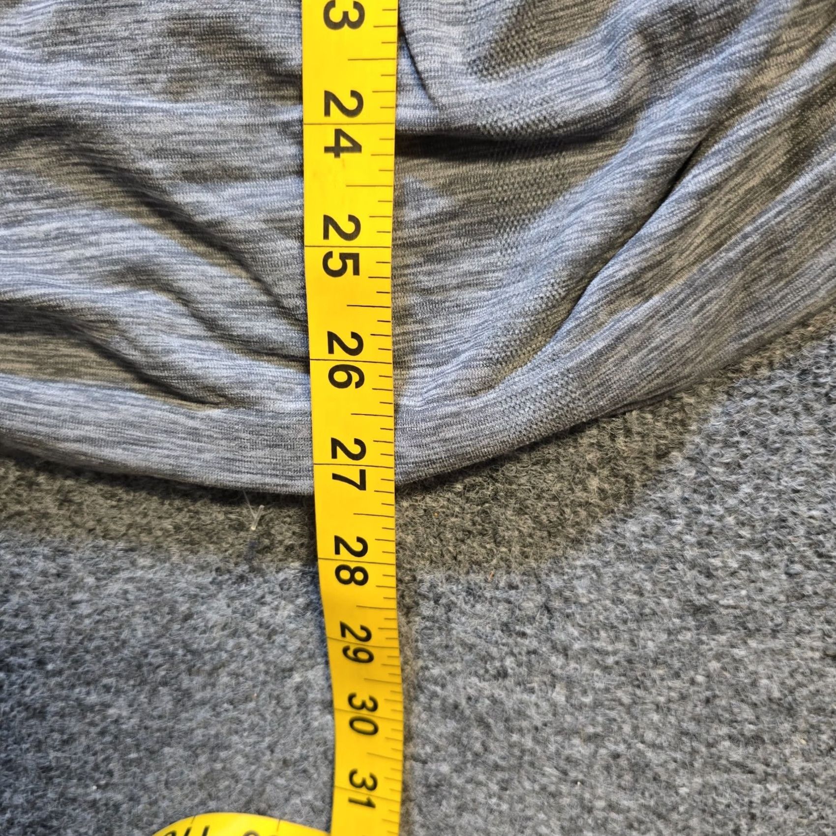Athleta Athleta Top Women Size Small Gray Nylon Stretchy Textured Performance Athletic Shirt Girls Mens Womens Size S / US 4 / IT 40 - 6 Thumbnail